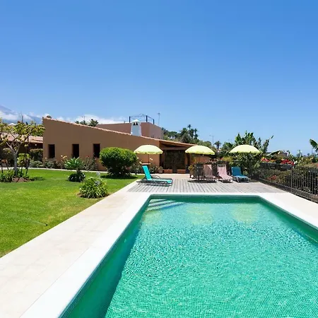 Holiday home Casa Strelizia -